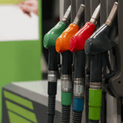 4-3 bombas-de-gasolinera-de-diferentes-colores