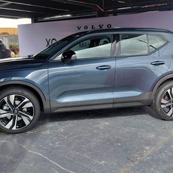 Volvo XC40 B4 MHEV 6